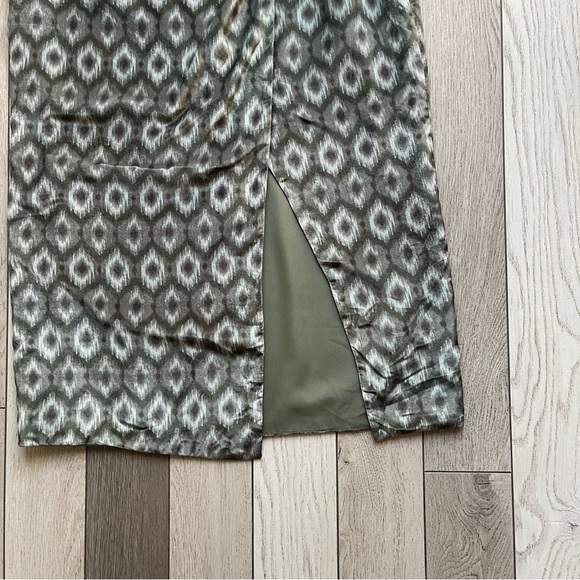 Zara Velvet Green Patterned Skirt - Picture 4 of 7